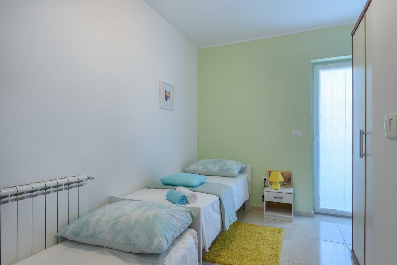 Apartment Perusko Пула Екстериор снимка