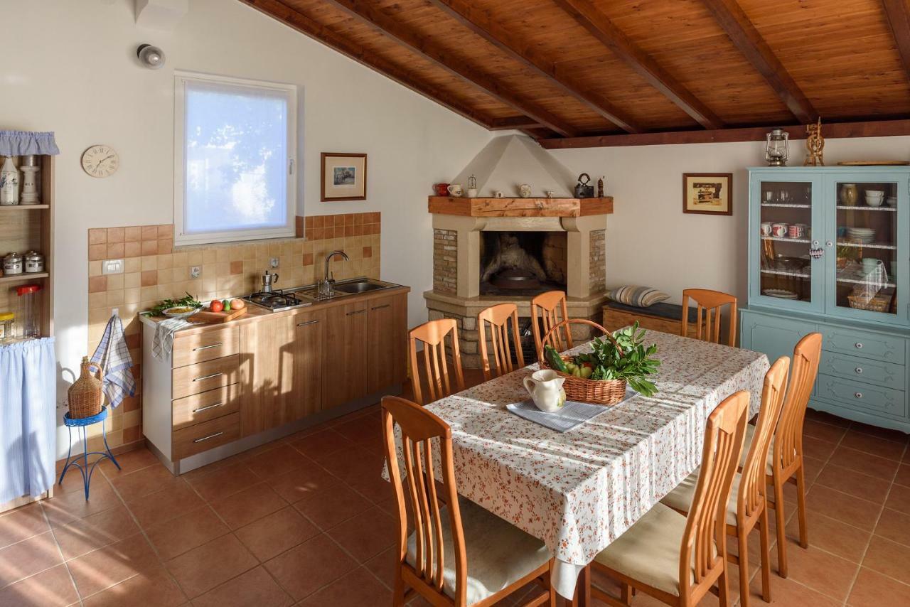 Apartment Perusko Пула Екстериор снимка