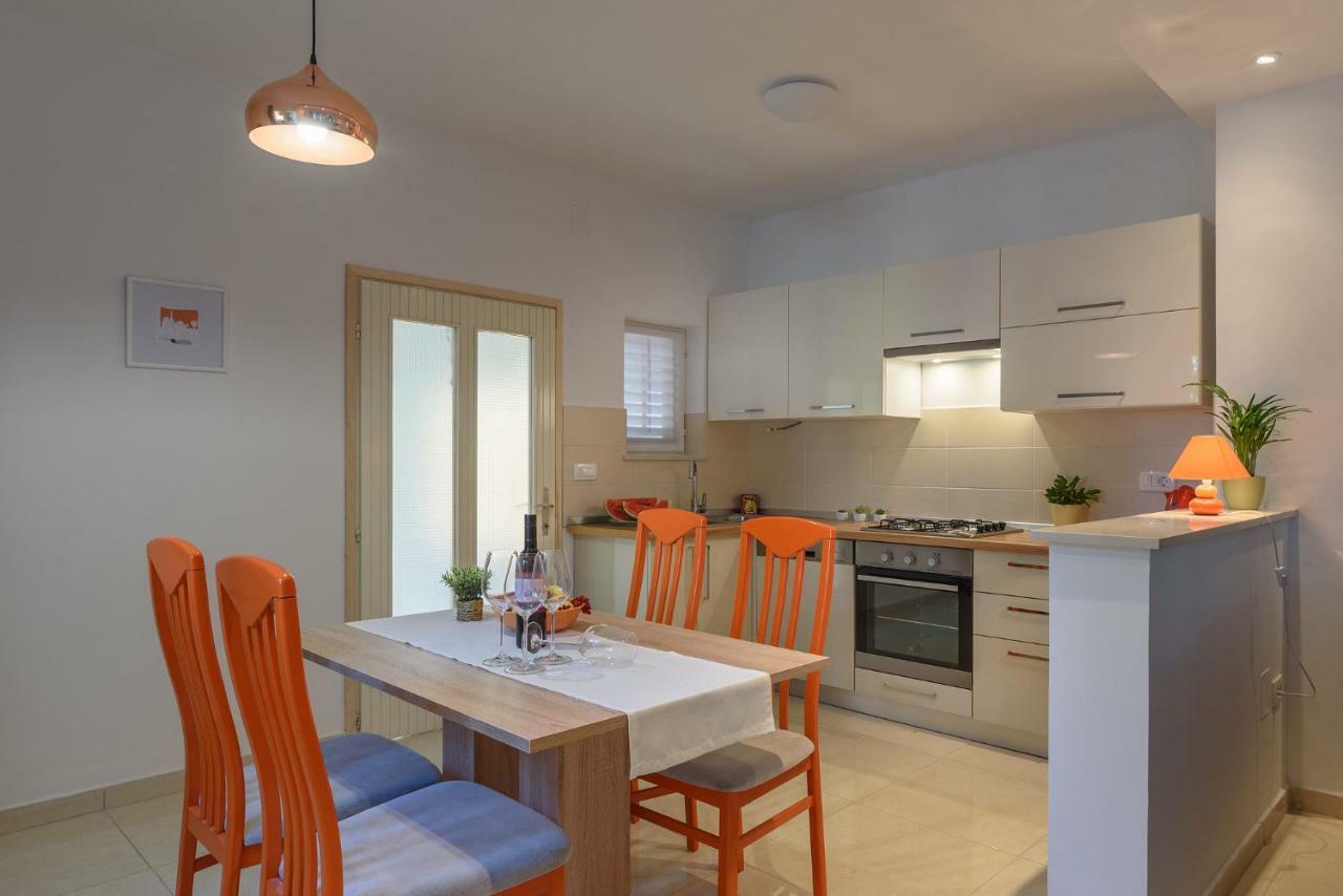 Apartment Perusko Пула Екстериор снимка