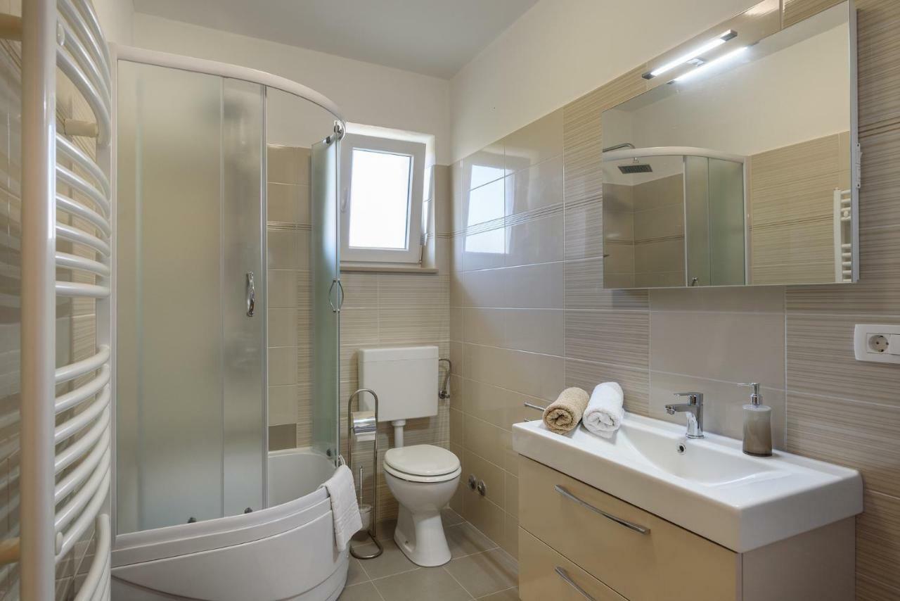 Apartment Perusko Пула Екстериор снимка