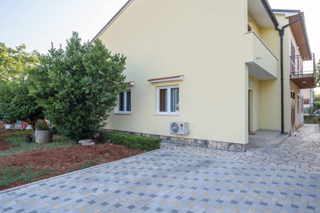 Apartment Perusko Пула Екстериор снимка